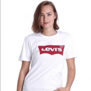 NWT Levi’s Batwing T-shirt